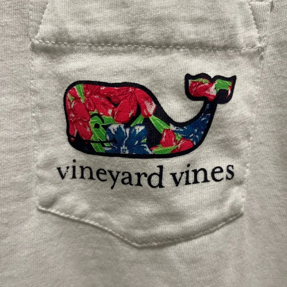 Women’s Vineyard Vines Tee Size L - Picture 3 of 4